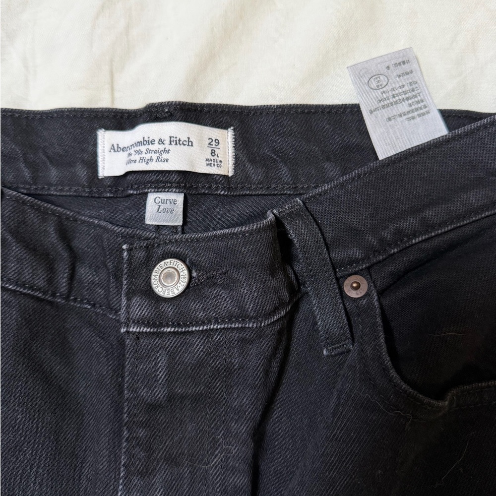Abercrombie & Fitch Curve Love Women’s Black Slim Straight Jeans